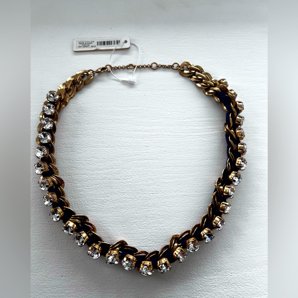 ANN TAYLOR- BEAUTIFUL BEJEWELLED NECKLACE